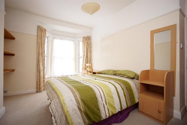4 bed house, Welbeck Avenue, North Hill, Plymouth, PL46BG - Image 1